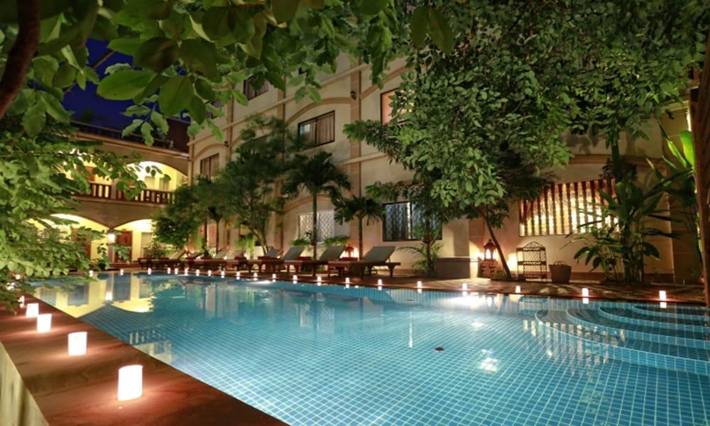 Forest King Hotel シェムリアップ エクステリア 写真